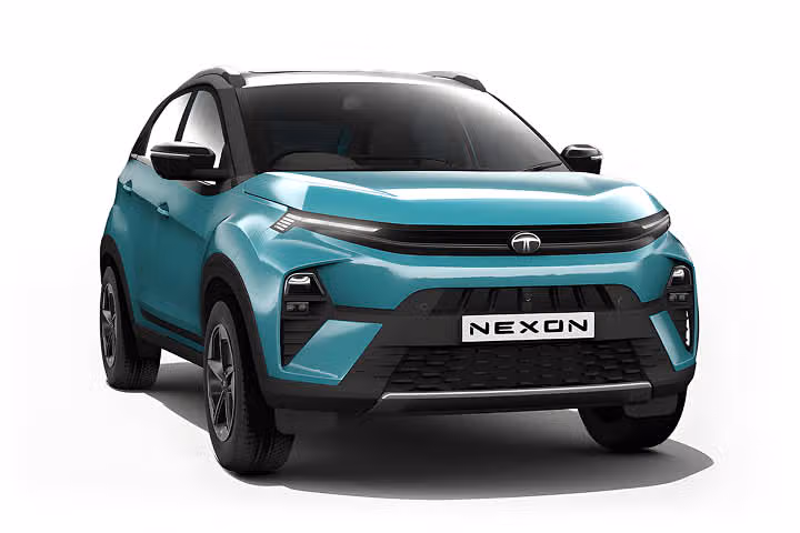 Tata Nexon 1.5L diesel SUV front view in Delhi traffic